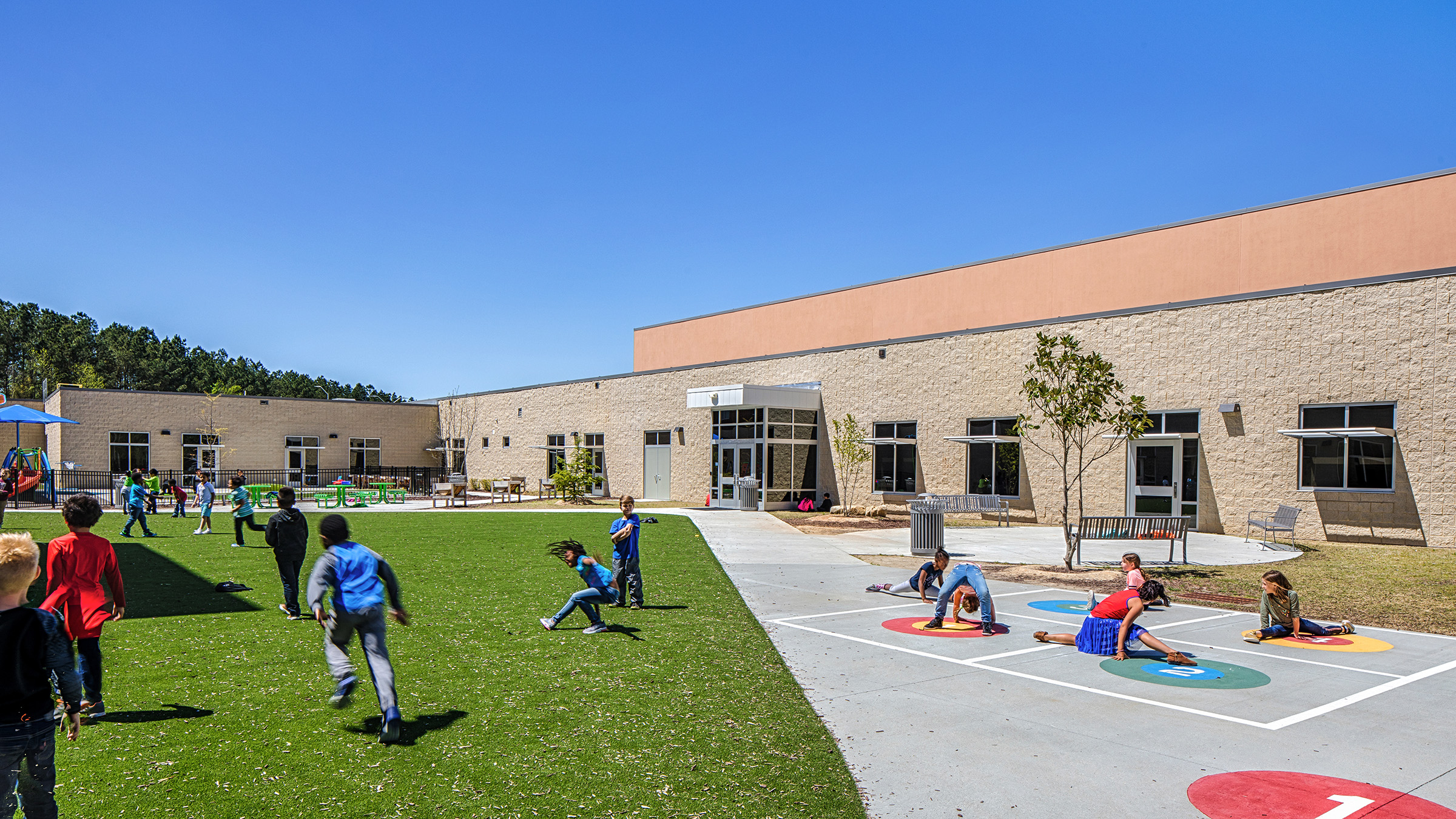 Bryan Road Elementary School playground area in Raleigh, NC; Architect: Clark Nexsen; Photo: Tzu Chen Photography