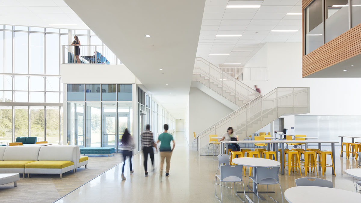 Henderson County’s recently completed Innovative High School features extensive natural light in student spaces and is tracking an EUI nearly 40% lower than the average baseline for its building type.