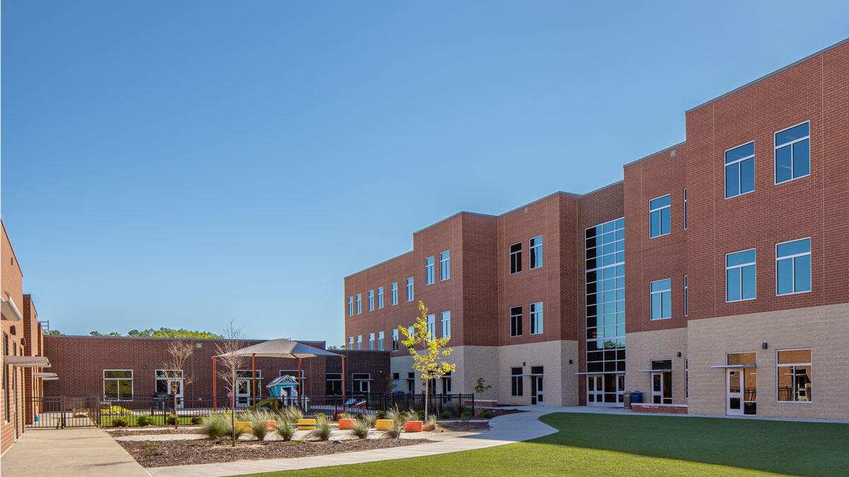 South Lakes Elementary School Courtyard